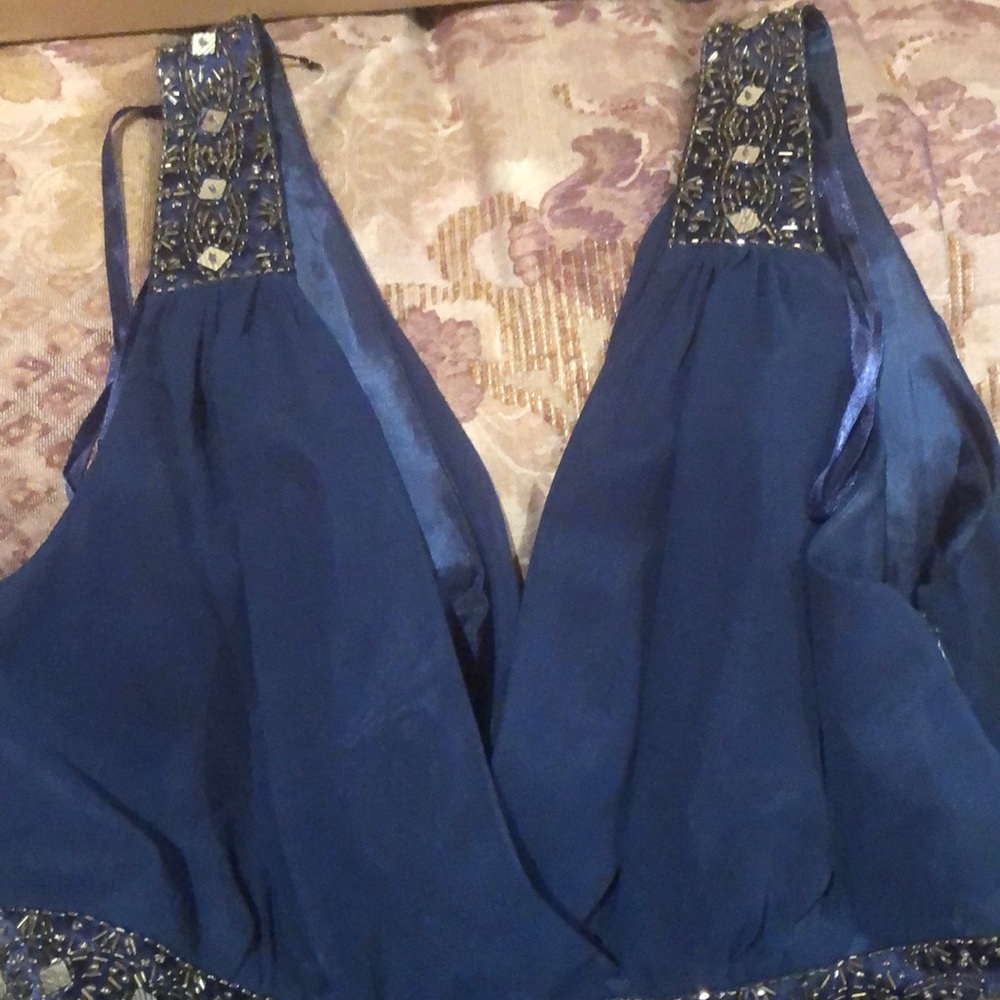 Dress - Picture 4 of 4